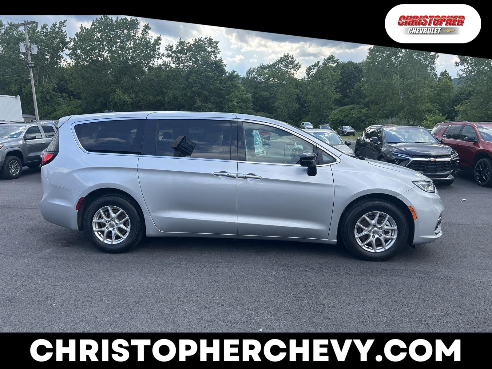 2024 Chrysler Pacifica Touring L