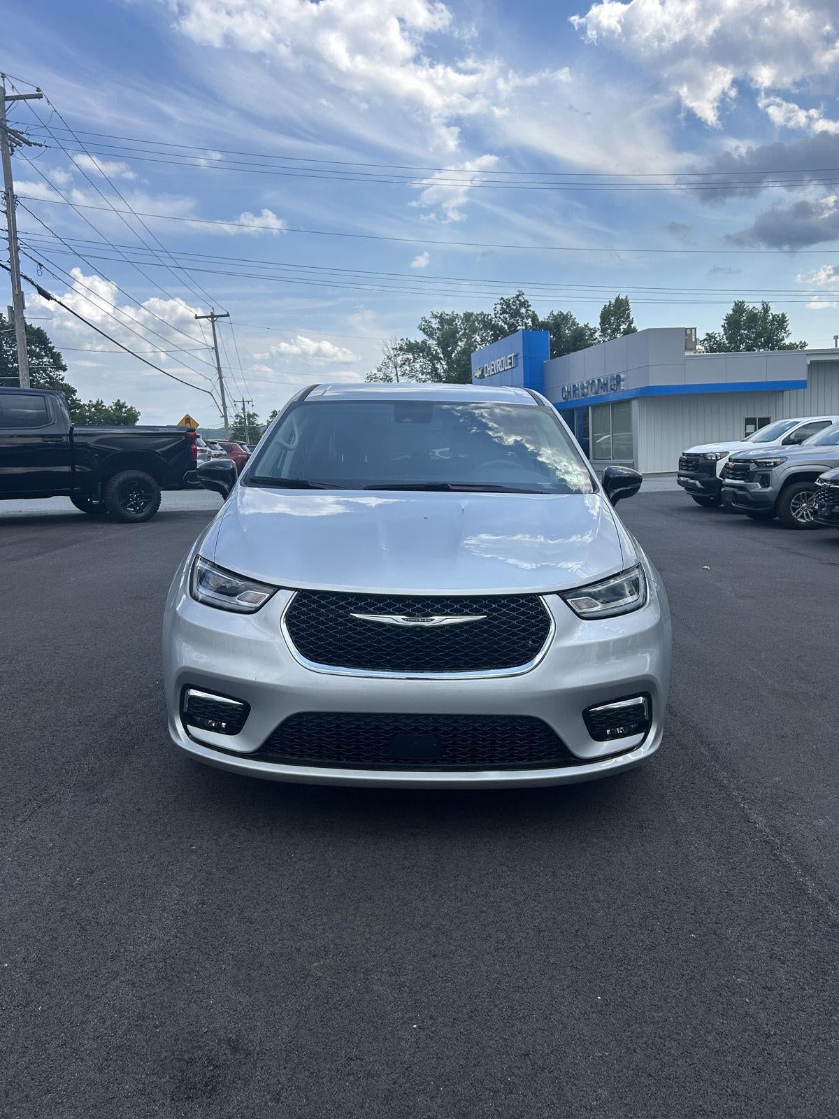 2024 Chrysler Pacifica Touring L