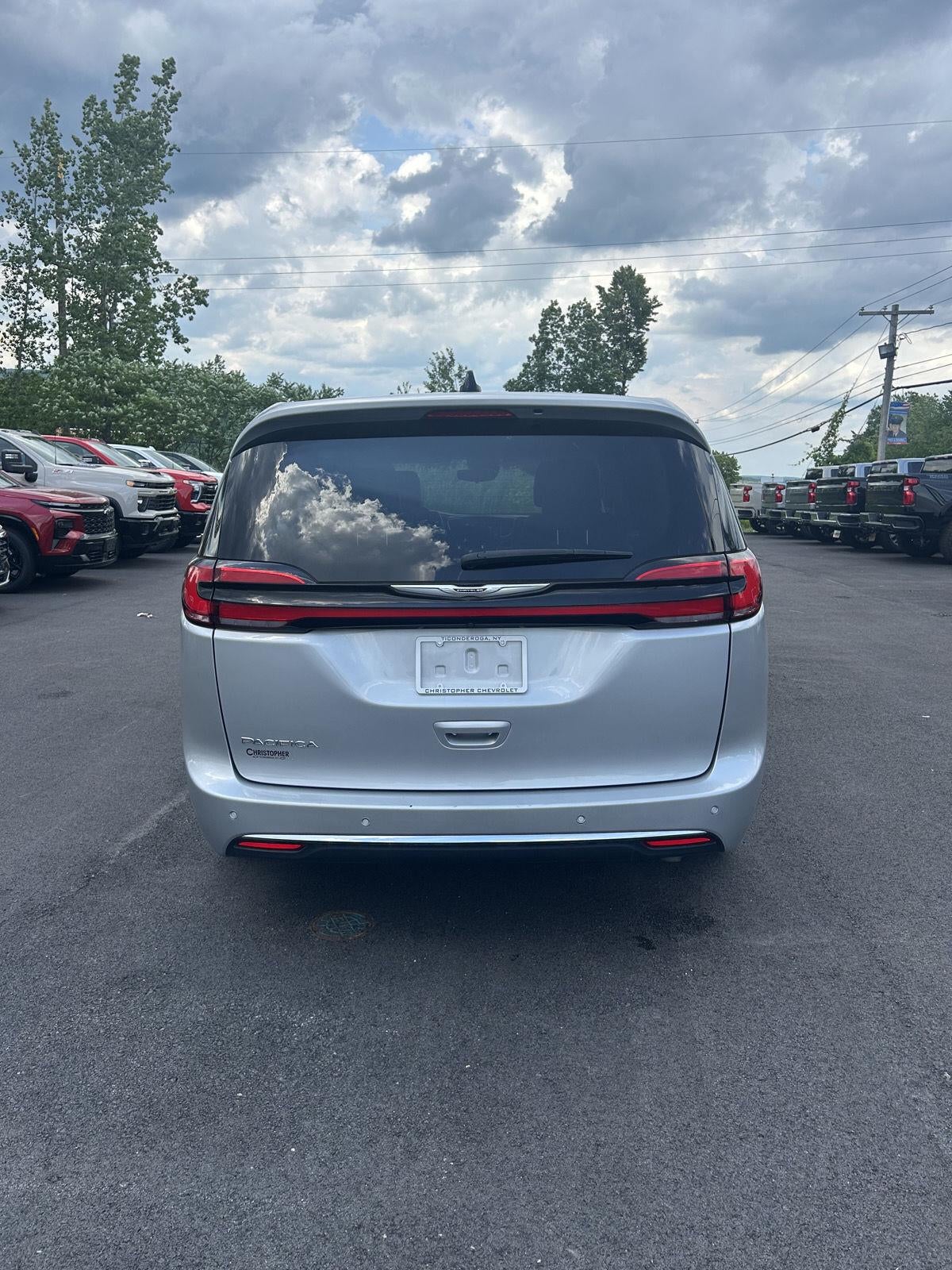 2024 Chrysler Pacifica Touring L