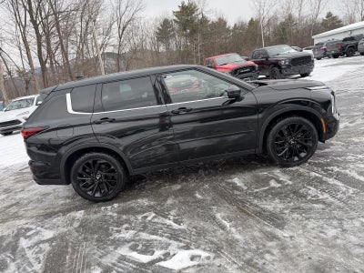 2022 Mitsubishi Outlander SE