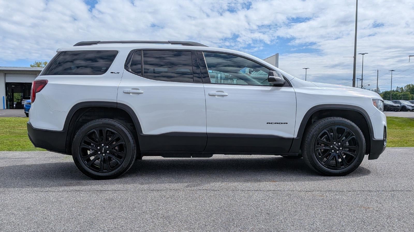 2023 GMC Acadia SLT