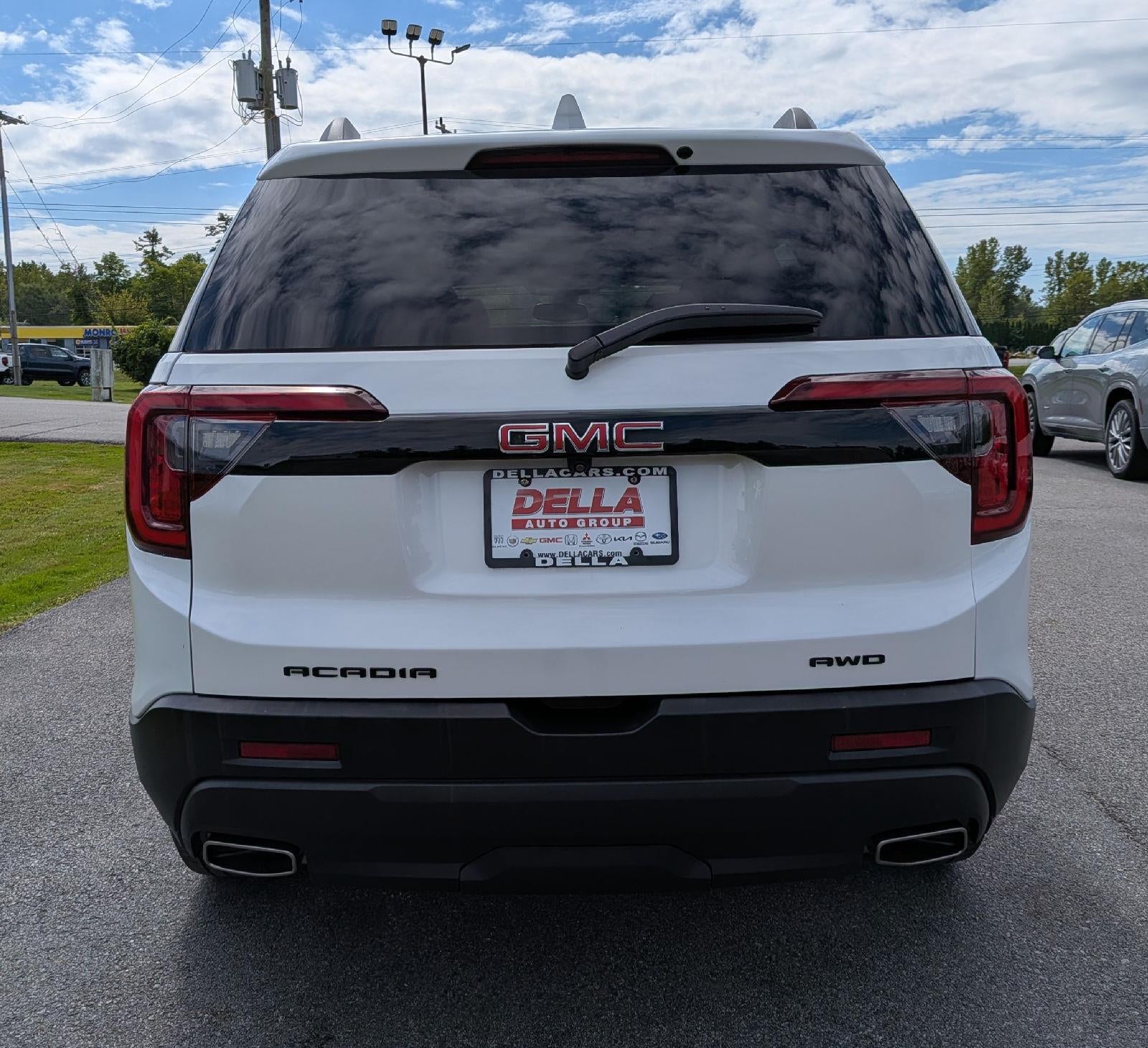 2023 GMC Acadia SLT