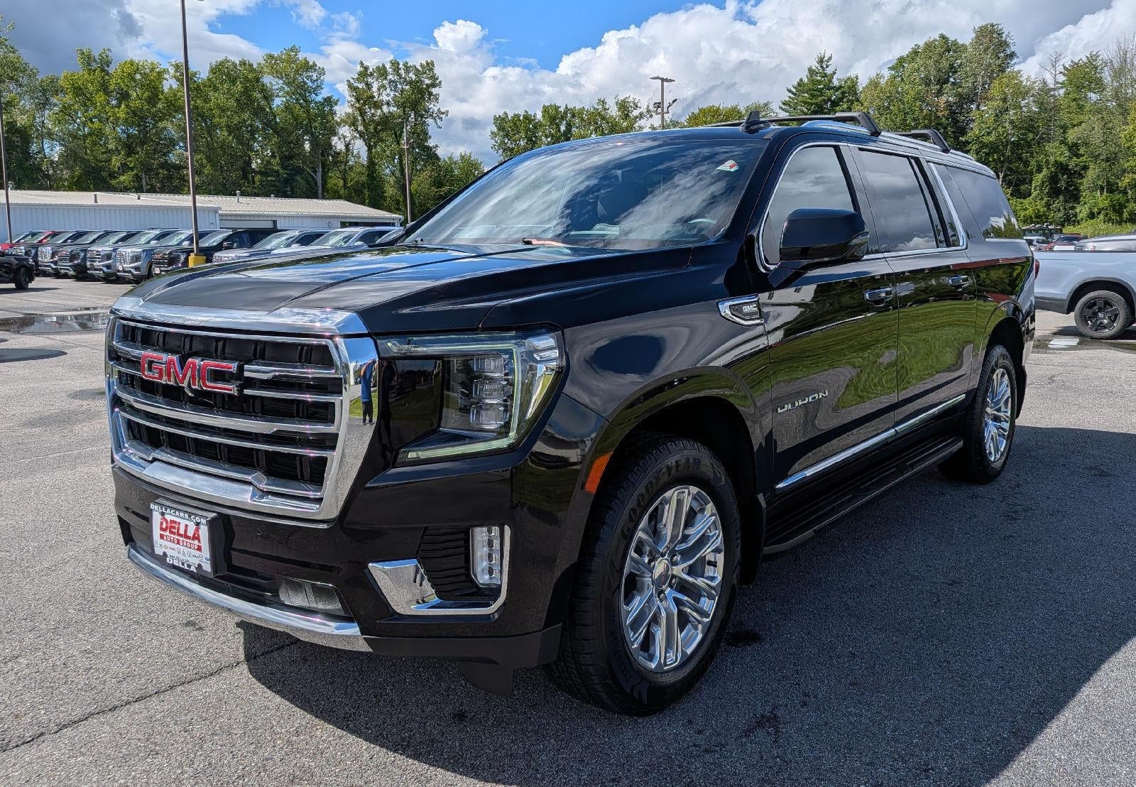 2022 GMC Yukon XL SLT
