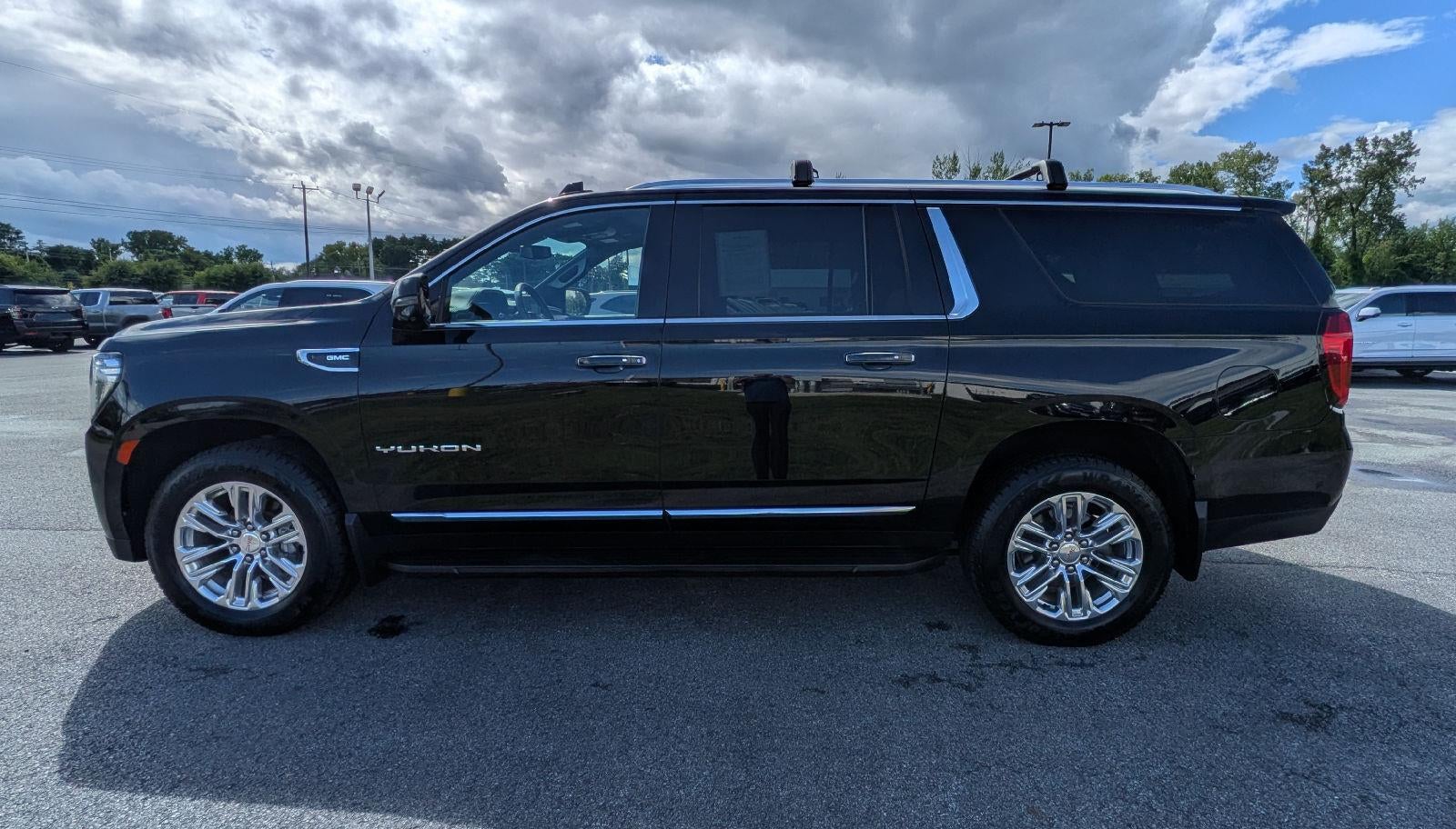 2022 GMC Yukon XL SLT