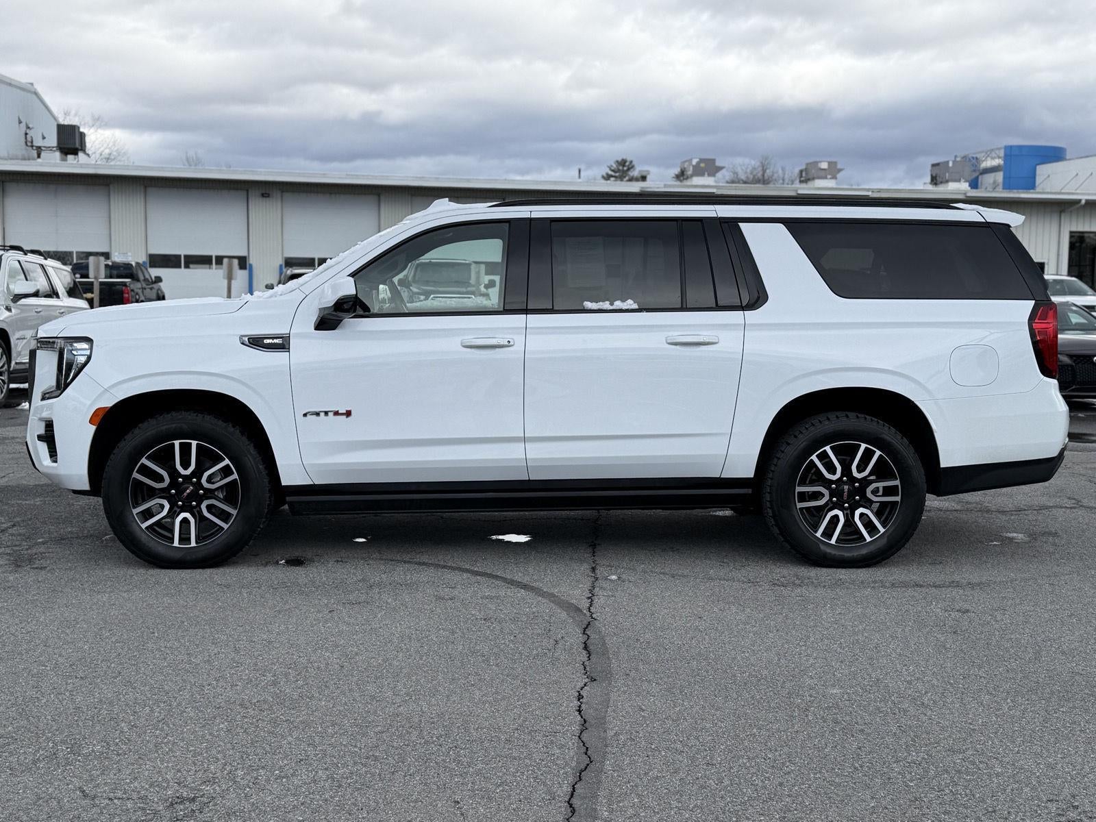 2023 GMC Yukon XL AT4