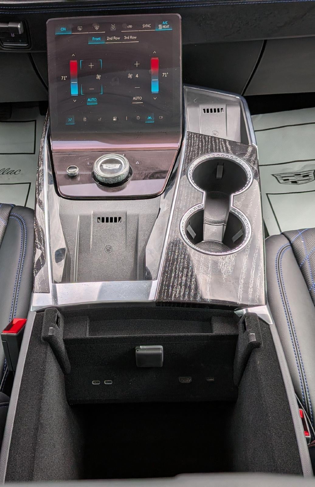 2026 Cadillac ESCALADE IQ Sport
