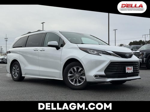 2023 Toyota Sienna XLE