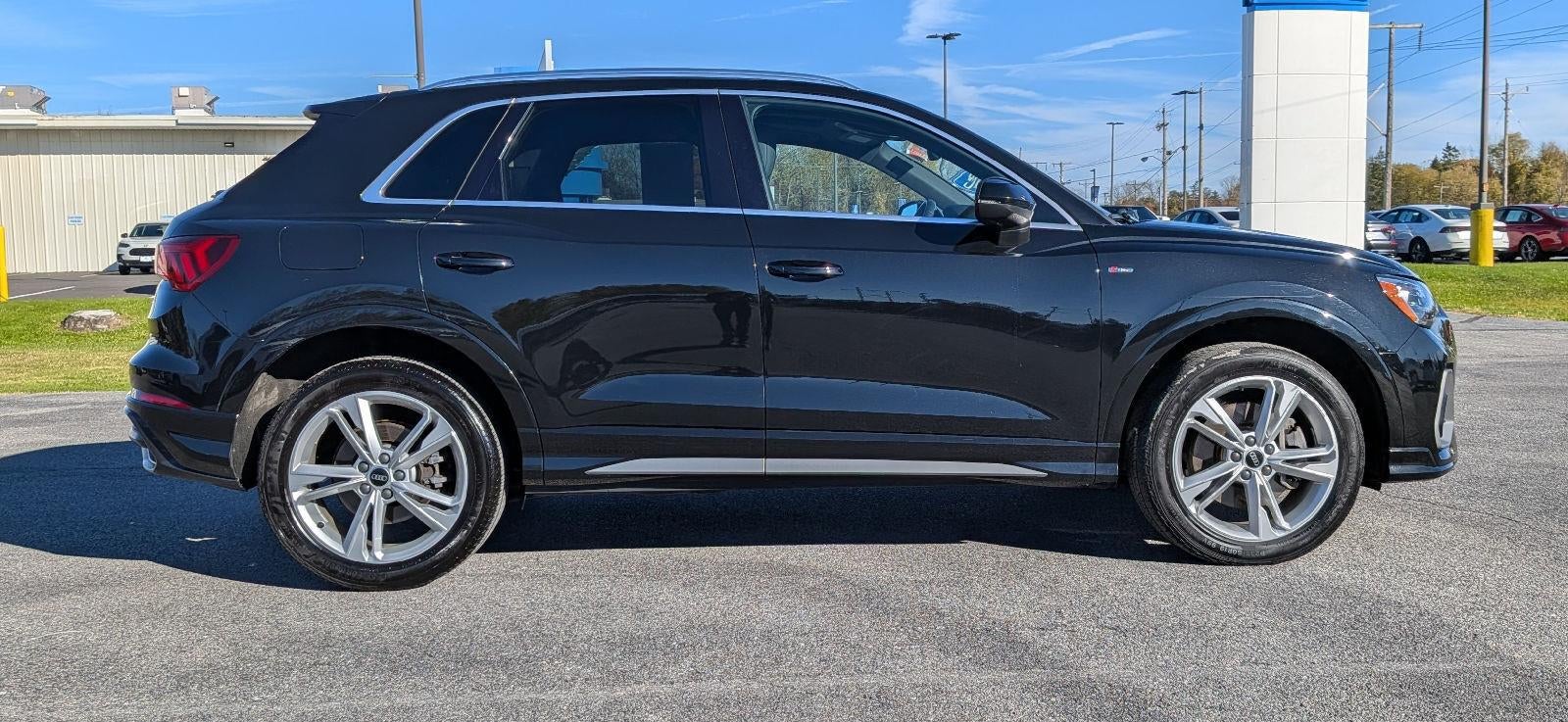 2022 Audi Q3 S line Premium