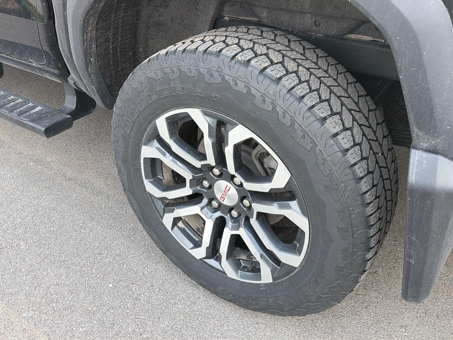 2024 GMC Canyon 4WD AT4