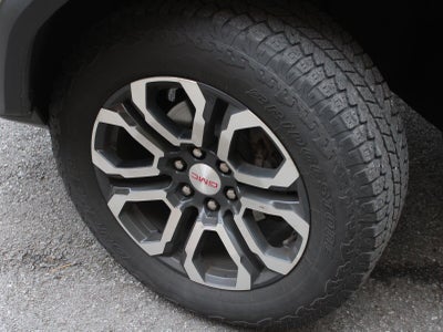 2024 GMC Canyon 4WD AT4