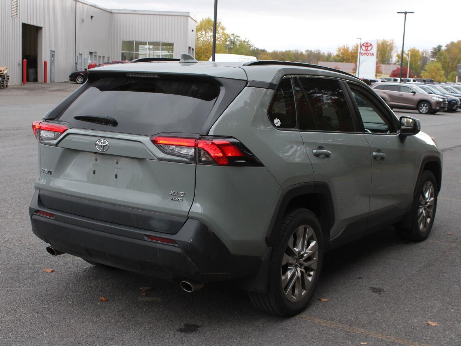 2020 Toyota RAV4 XLE Premium