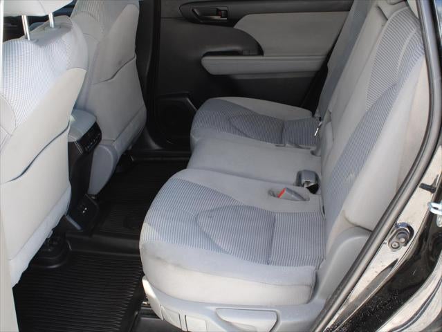 2020 Toyota Highlander LE