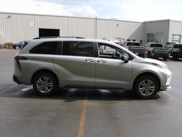 2022 Toyota Sienna XSE