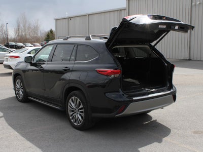 2022 Toyota Highlander Platinum