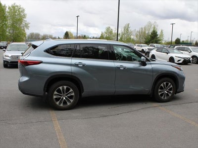 2022 Toyota Highlander Hybrid XLE