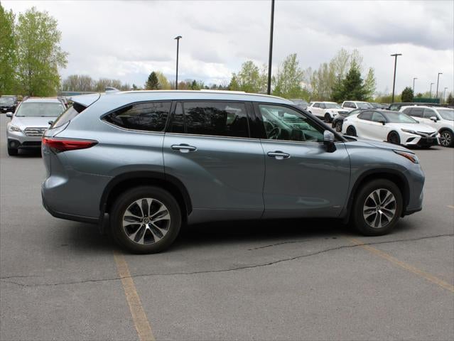 2022 Toyota Highlander Hybrid XLE