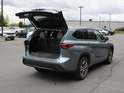 2022 Toyota Highlander Hybrid XLE