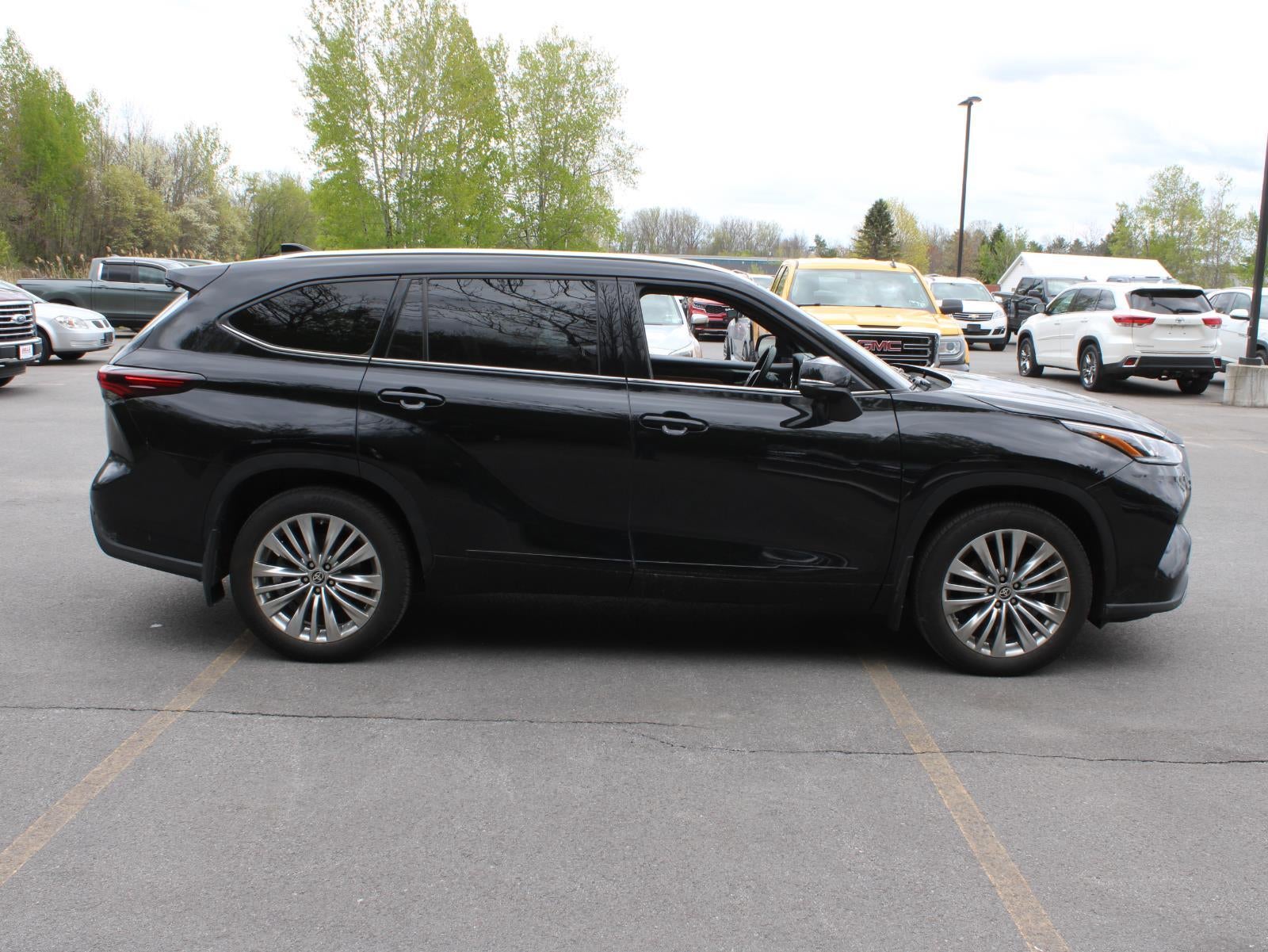 2024 Toyota Highlander Platinum
