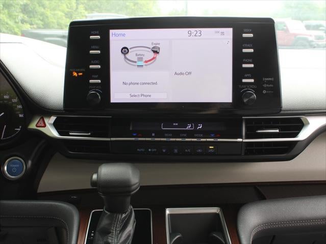 2022 Toyota Sienna LE