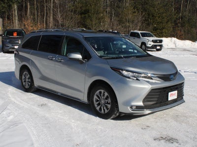 2023 Toyota Sienna XLE