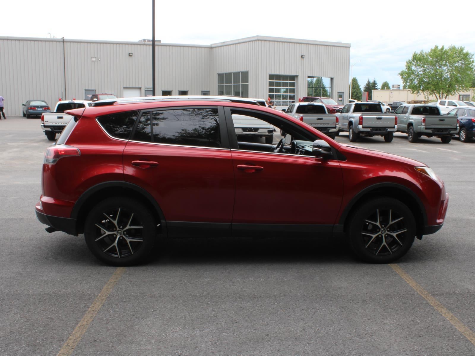 2017 Toyota RAV4 SE