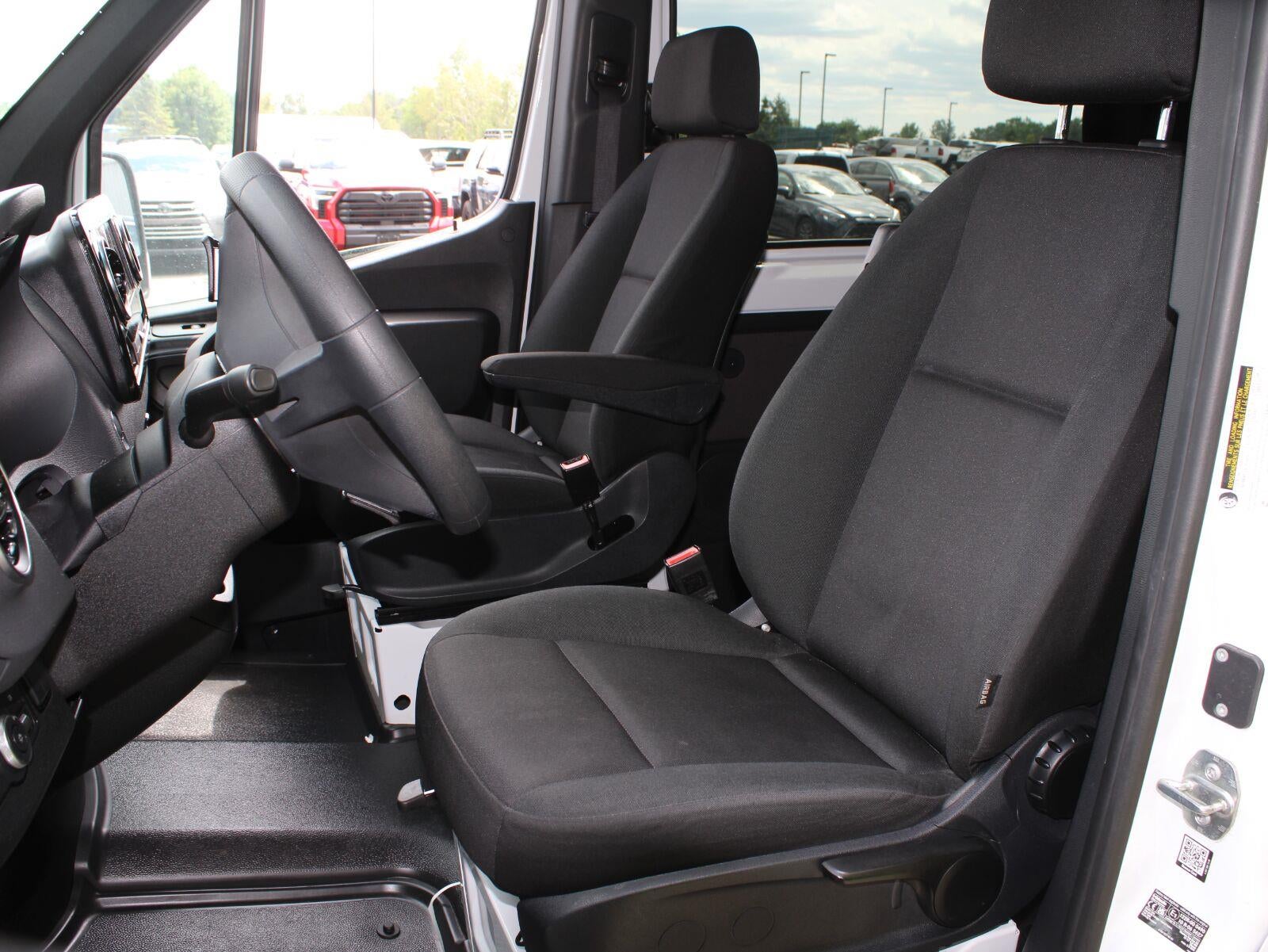 2025 Mercedes-Benz Sprinter Passenger Van 2500 Standard Roof I4 Diesel 144" RWD