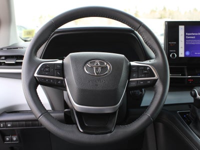2025 Toyota Sienna LE