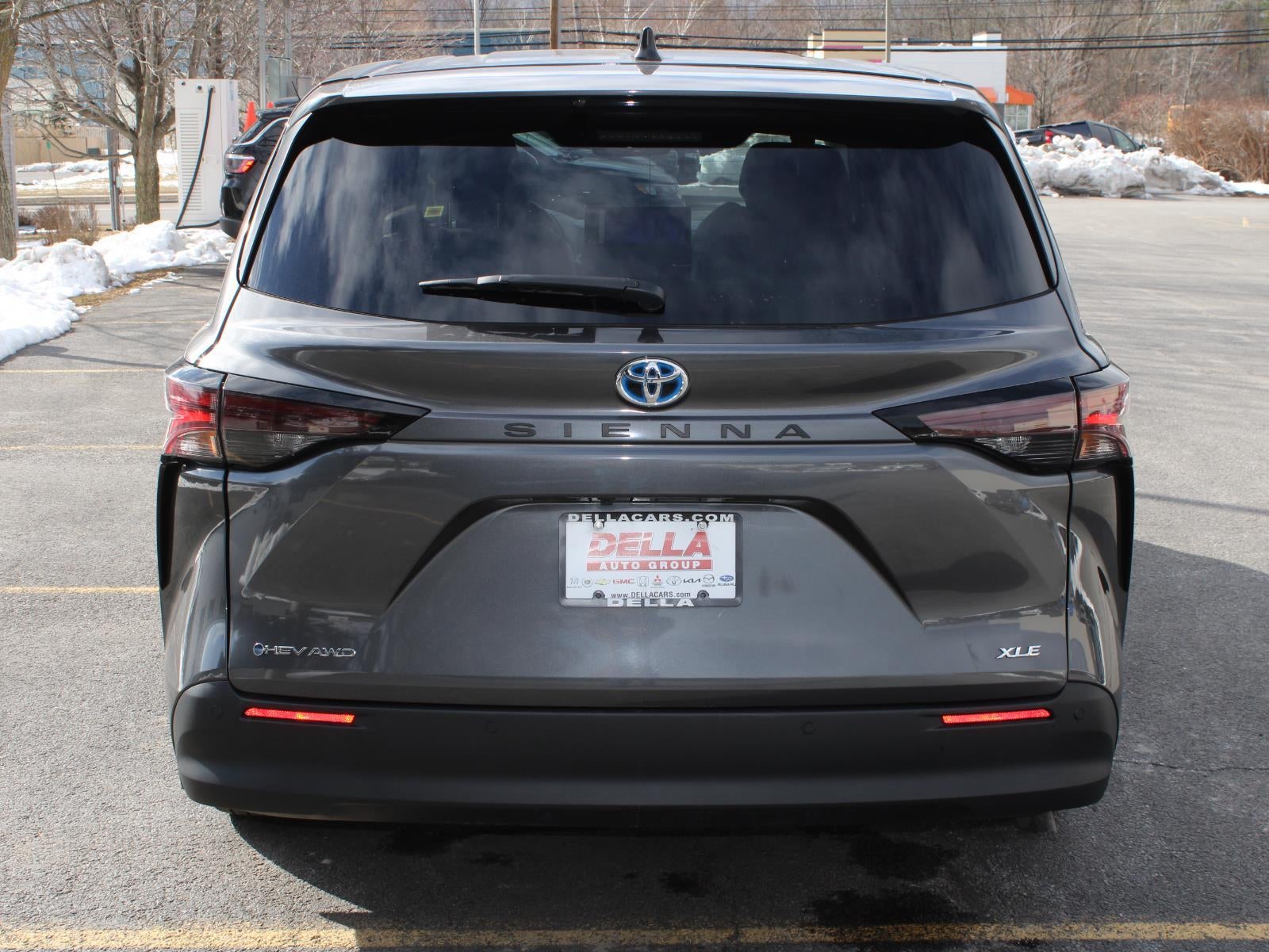 2025 Toyota Sienna LE
