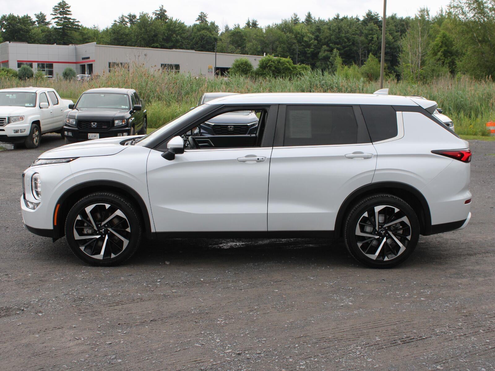2024 Mitsubishi Outlander Black Edition