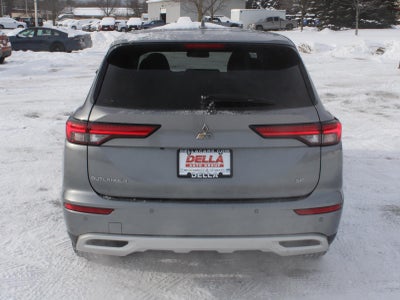 2022 Mitsubishi Outlander SE