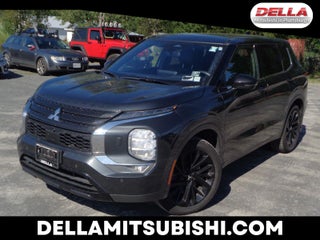 2024 Mitsubishi Outlander SE Black Edition w/Pano Roof