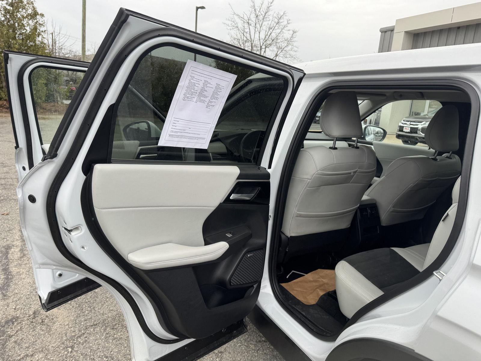 2025 Mitsubishi Outlander SE