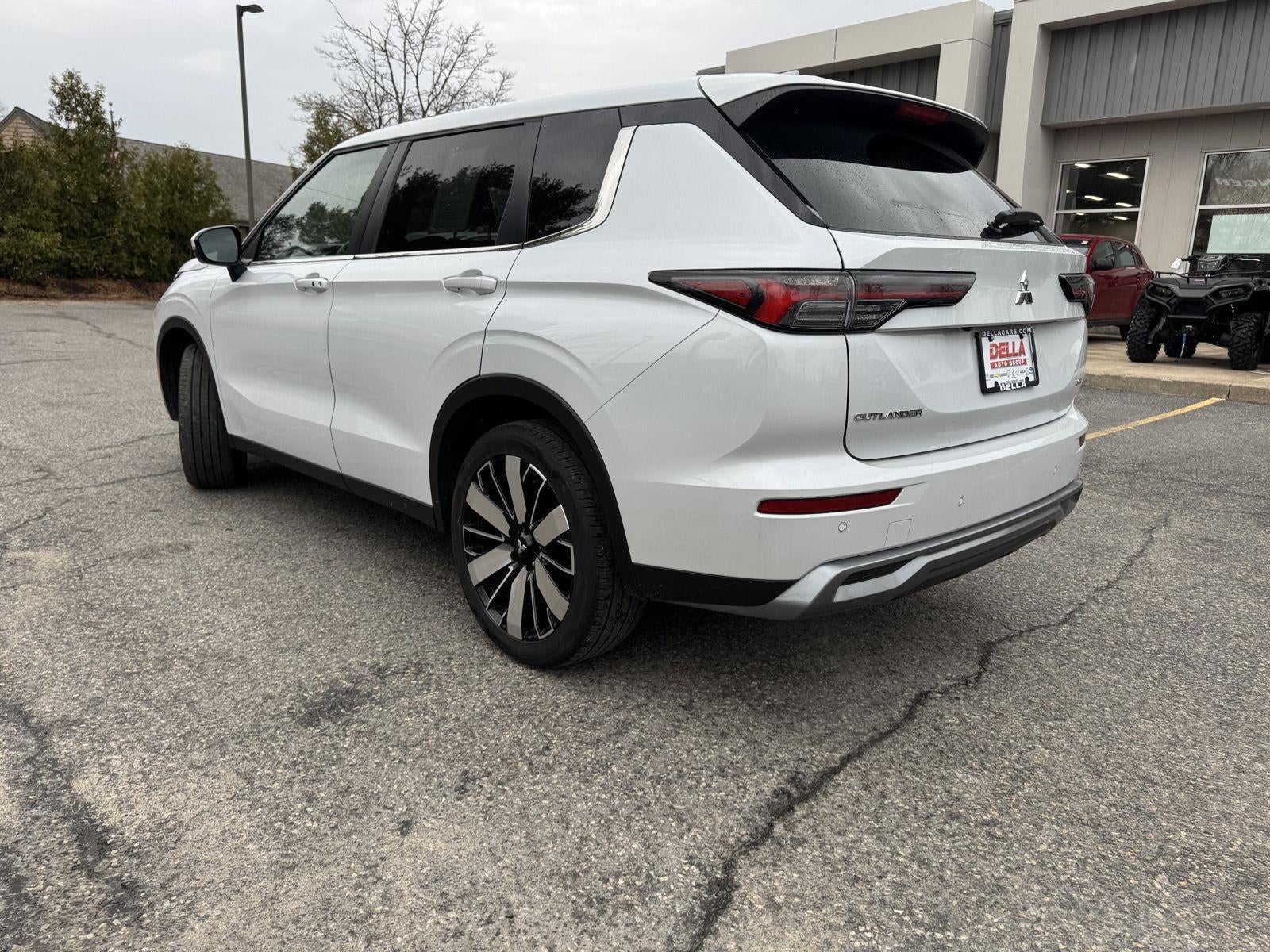 2025 Mitsubishi Outlander SE