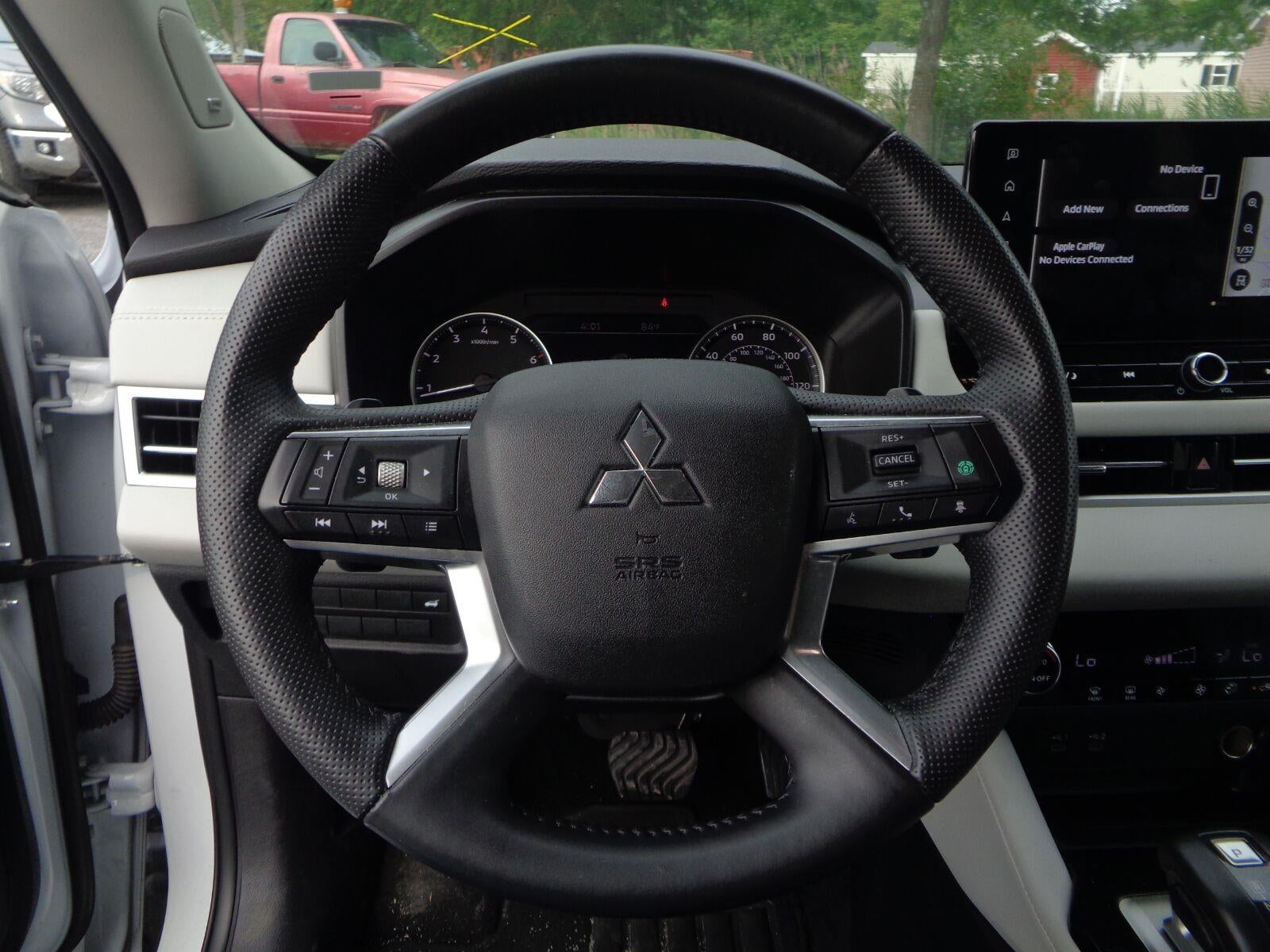 2025 Mitsubishi Outlander SE