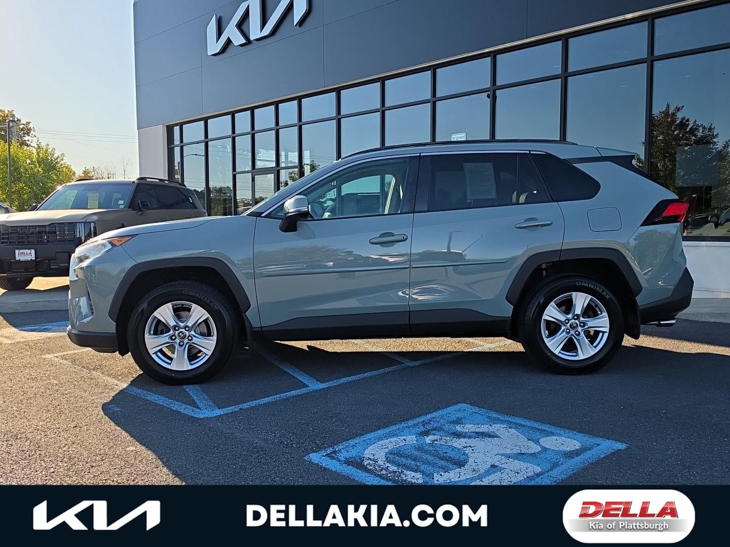 2020 Toyota RAV4 XLE