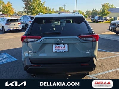 2020 Toyota RAV4 XLE