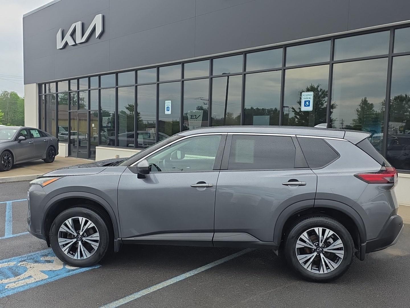 2022 Nissan Rogue SV