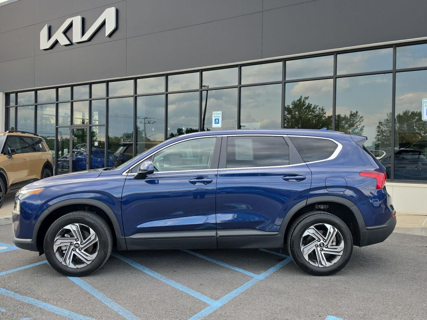 2023 Hyundai Santa Fe SE