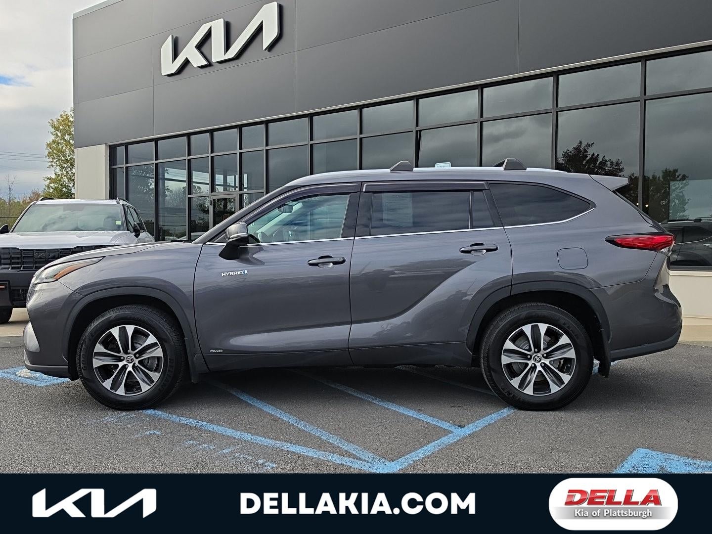 2021 Toyota Highlander Hybrid XLE