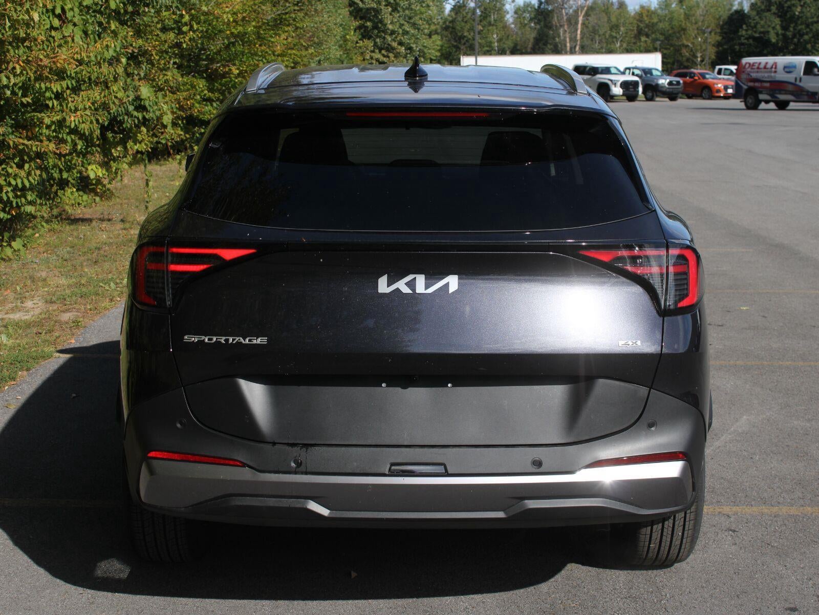 2027 Kia Sportage EX