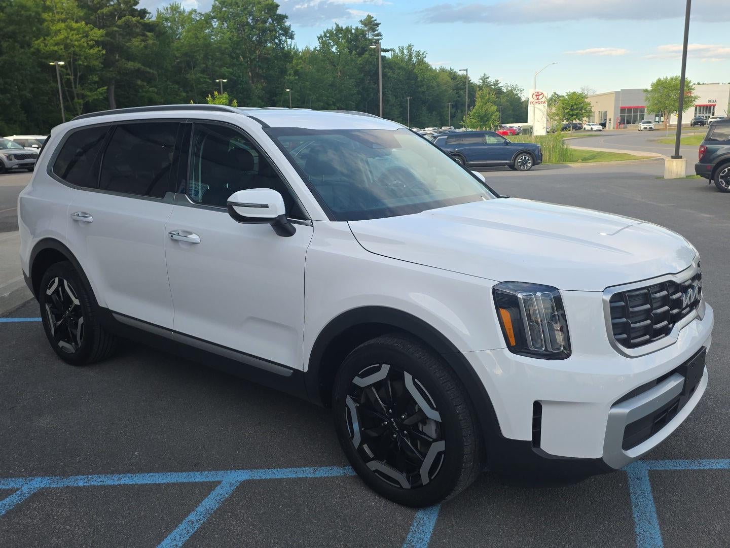 2024 Kia Telluride S