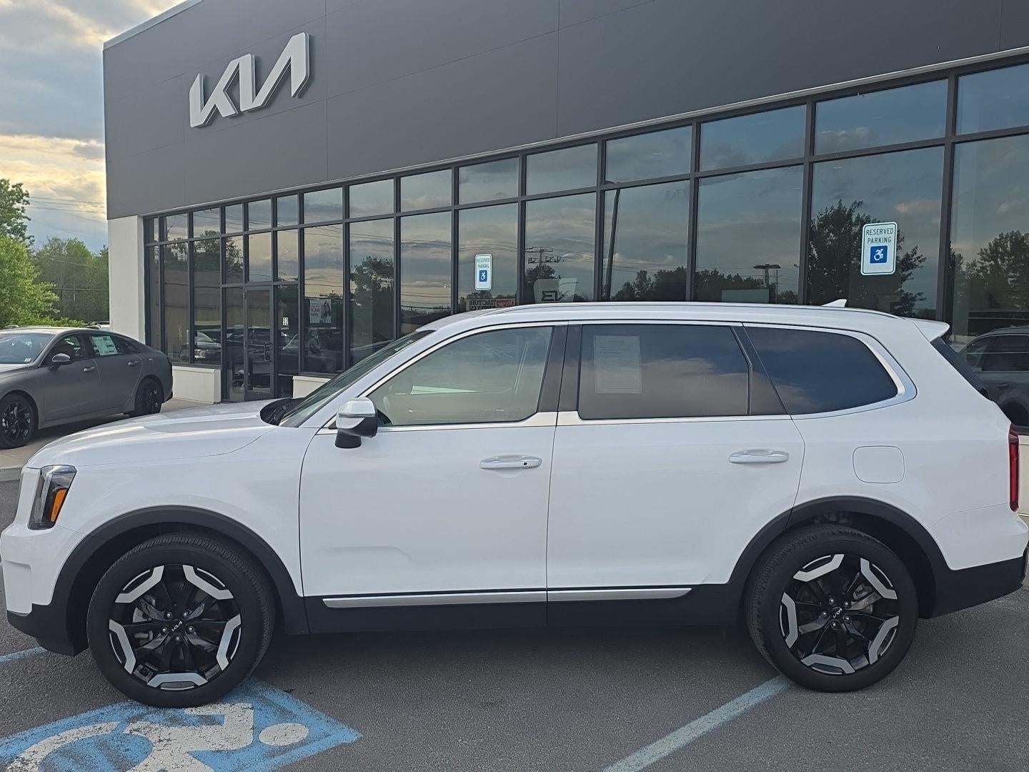 2024 Kia Telluride S