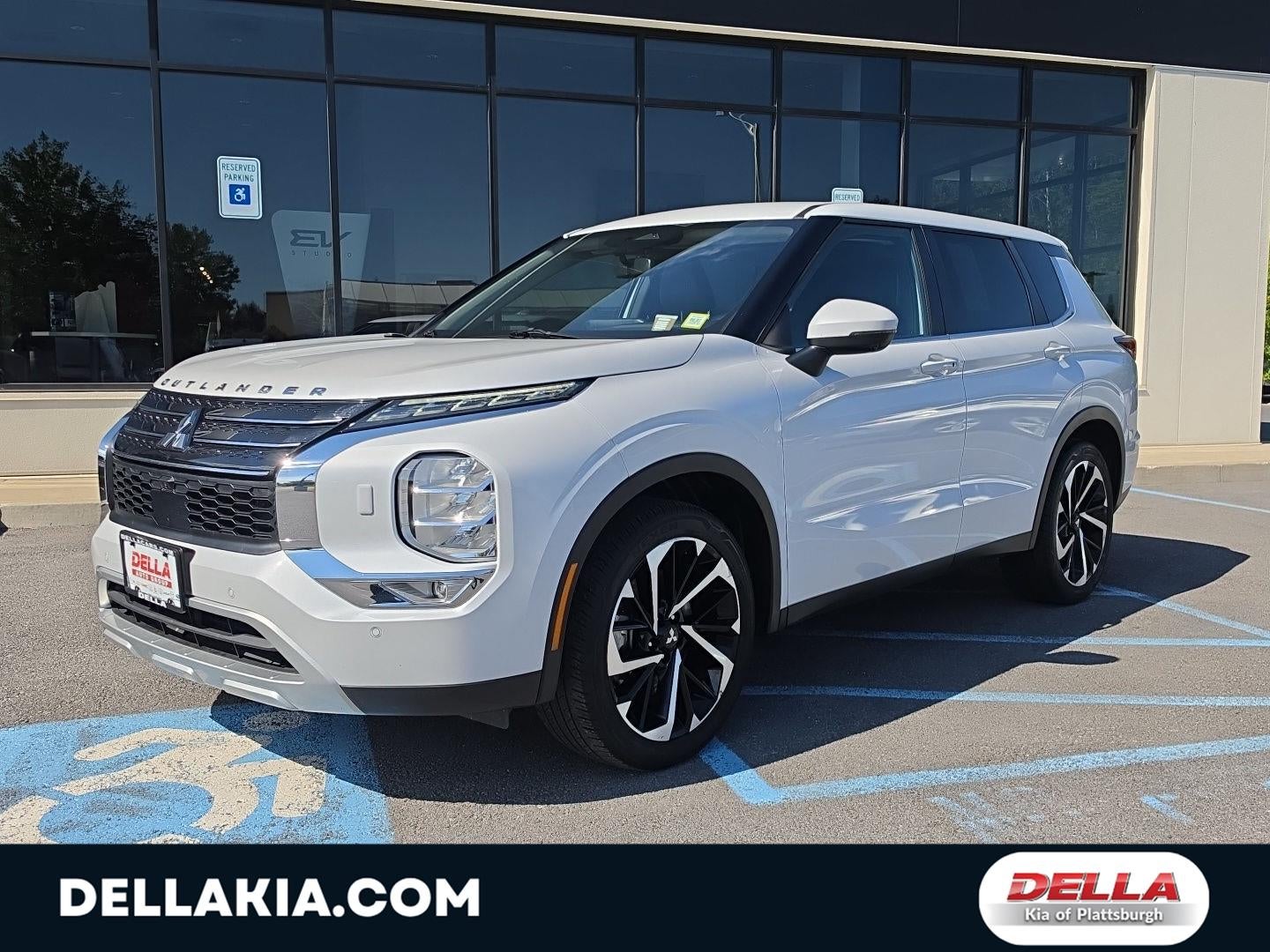 2024 Mitsubishi Outlander SE