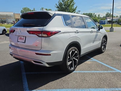 2024 Mitsubishi Outlander SE