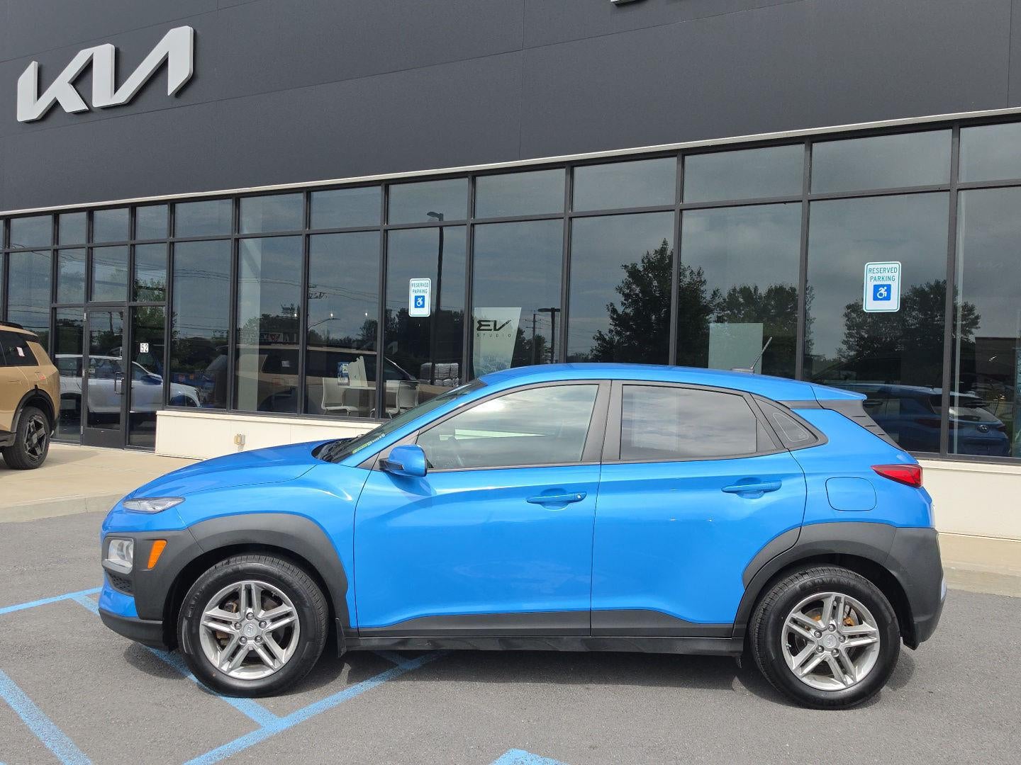 Used 2020 Hyundai Kona SE with VIN KM8K12AA1LU556478 for sale in Plattsburgh, NY