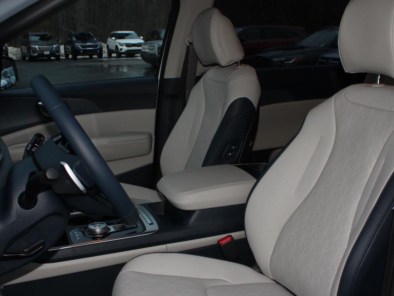 2026 Kia Carnival Hybrid EX