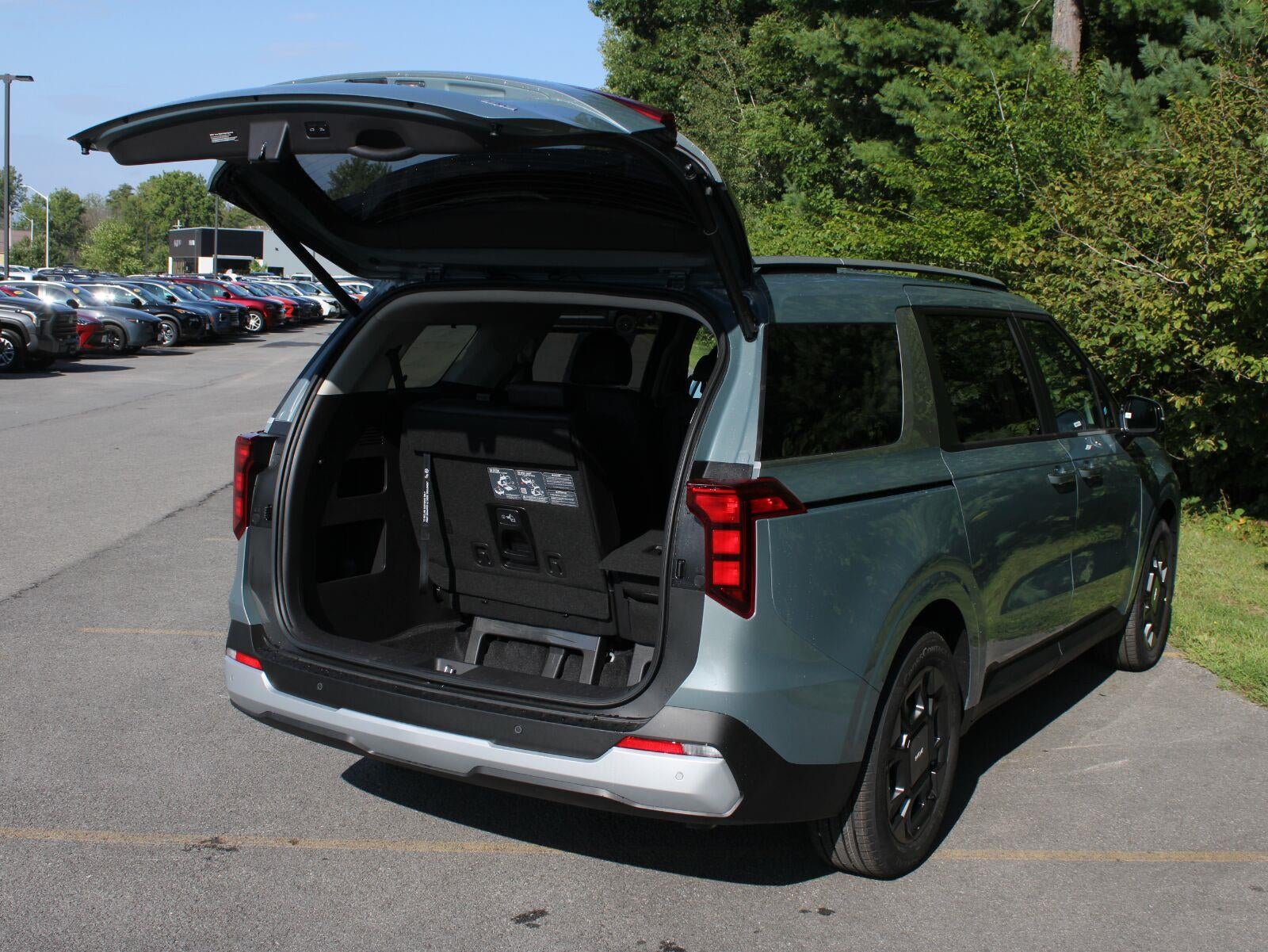2027 Kia Carnival Hybrid EX