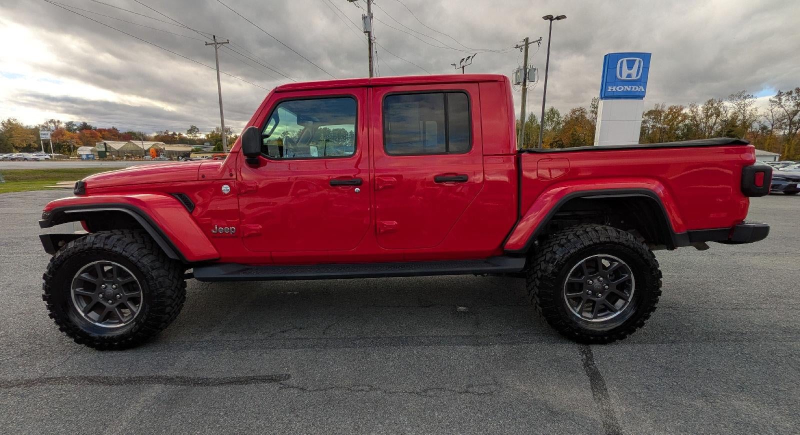 2022 Jeep Gladiator Overland