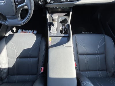 2025 Lexus ES ES 300h Luxury