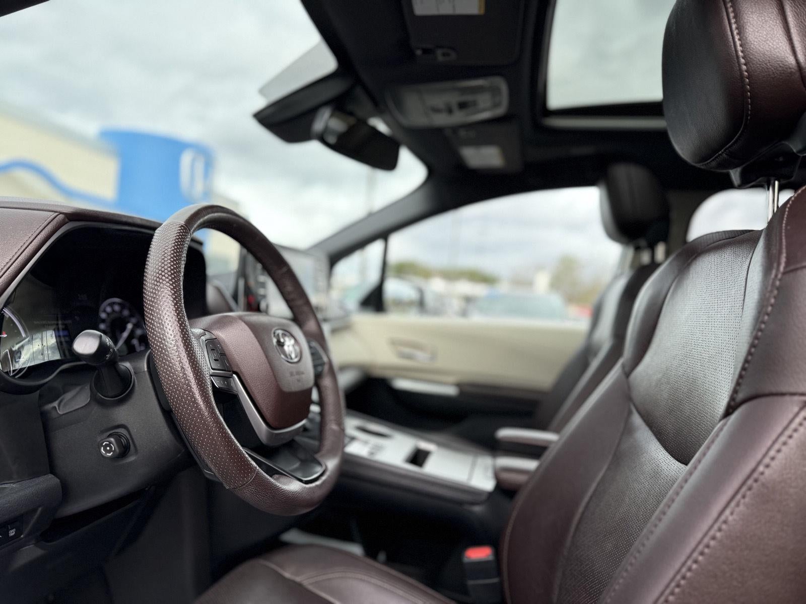 2022 Toyota Sienna Platinum